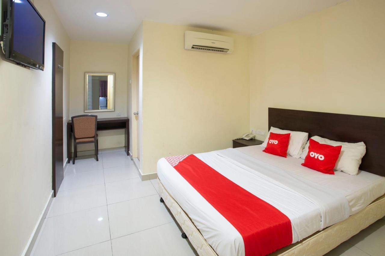 Oyo 89966 Green World Hotel @ Seri Putra Kajang Ngoại thất bức ảnh