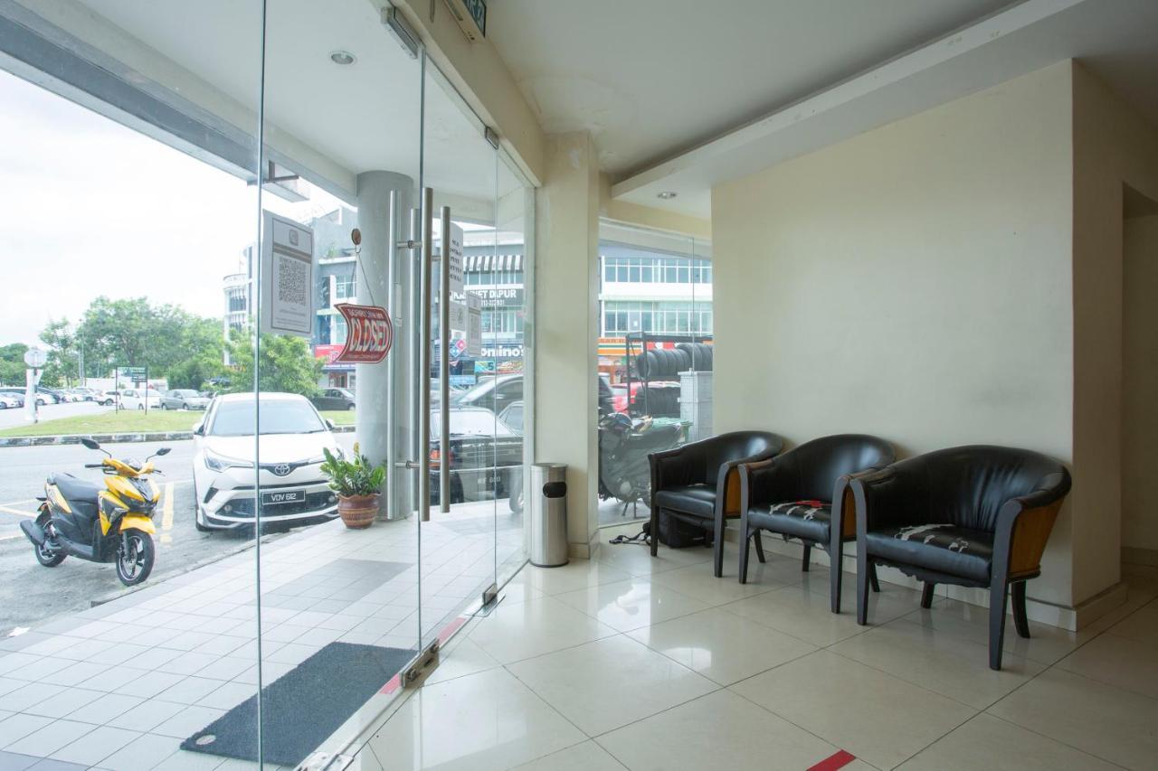 Oyo 89966 Green World Hotel @ Seri Putra Kajang Ngoại thất bức ảnh