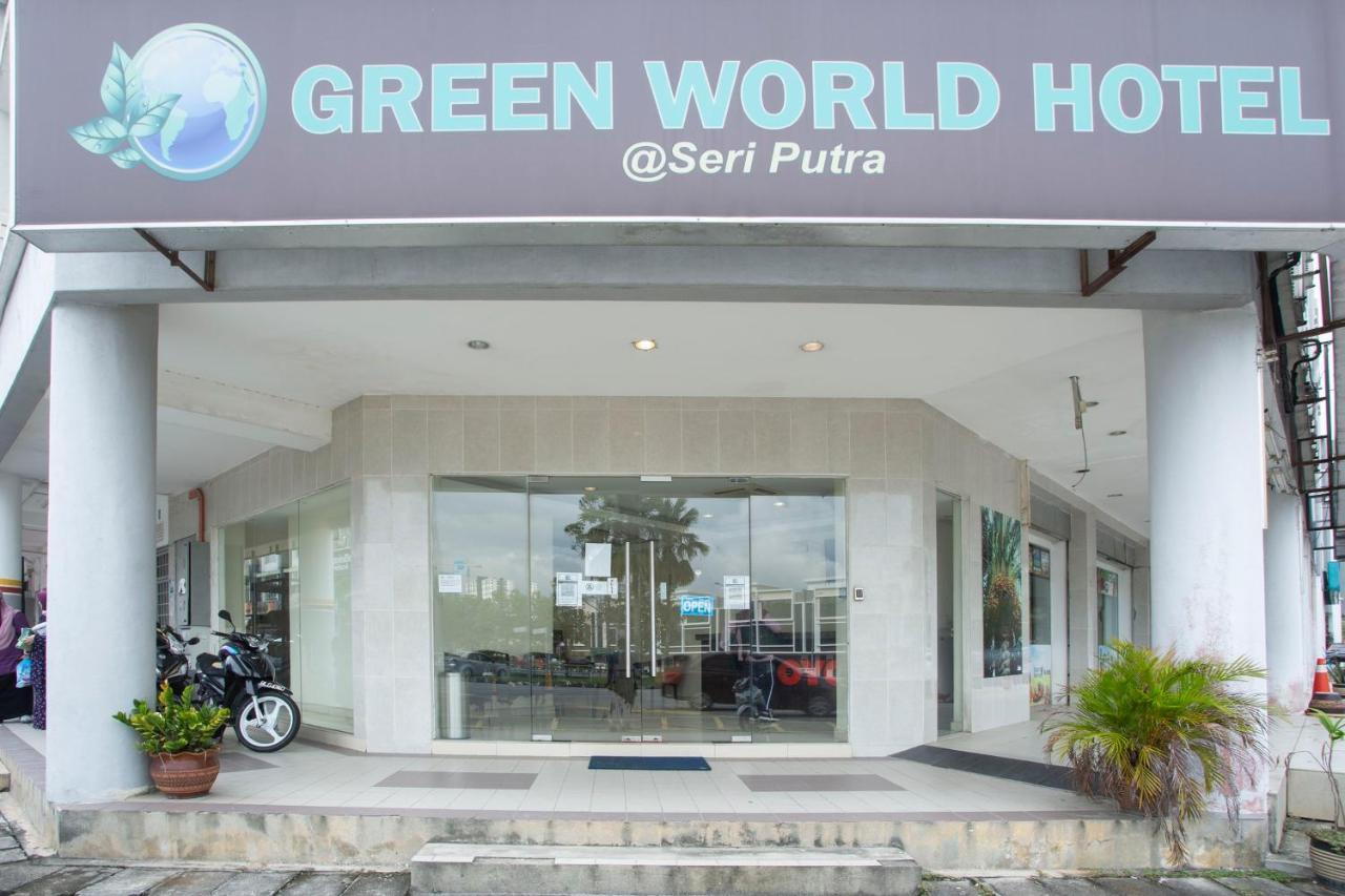Oyo 89966 Green World Hotel @ Seri Putra Kajang Ngoại thất bức ảnh