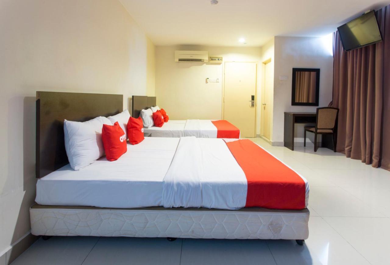 Oyo 89966 Green World Hotel @ Seri Putra Kajang Ngoại thất bức ảnh