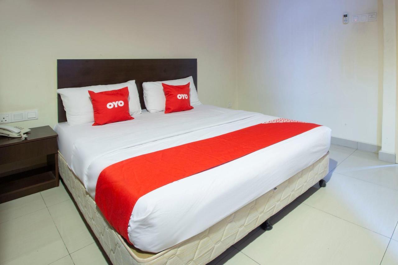 Oyo 89966 Green World Hotel @ Seri Putra Kajang Ngoại thất bức ảnh
