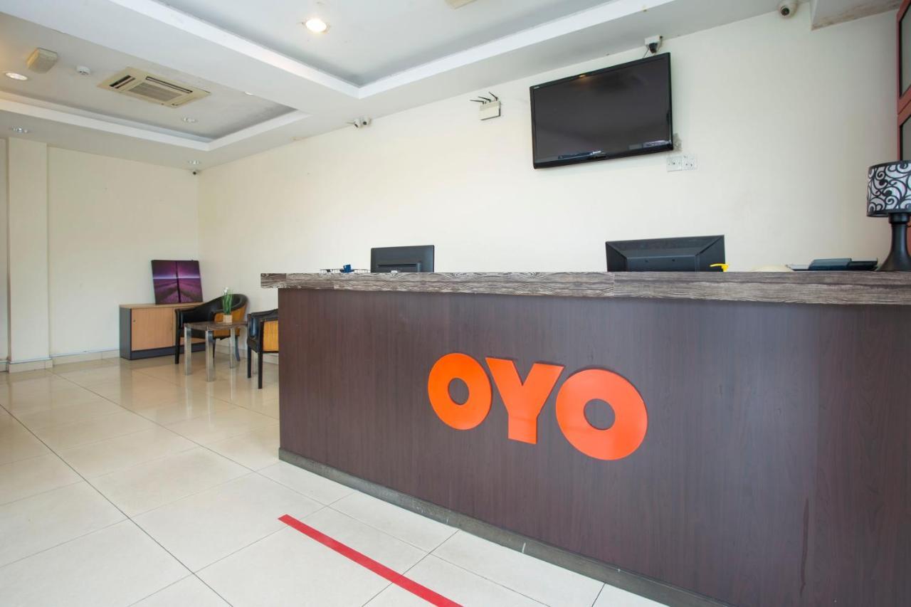 Oyo 89966 Green World Hotel @ Seri Putra Kajang Ngoại thất bức ảnh