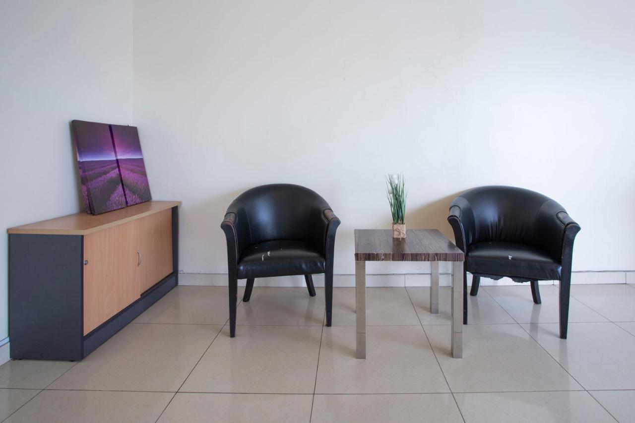 Oyo 89966 Green World Hotel @ Seri Putra Kajang Ngoại thất bức ảnh