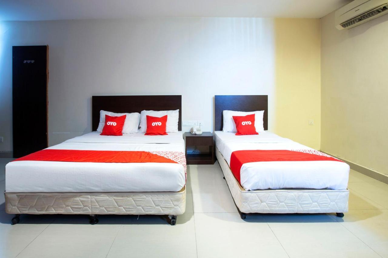 Oyo 89966 Green World Hotel @ Seri Putra Kajang Ngoại thất bức ảnh