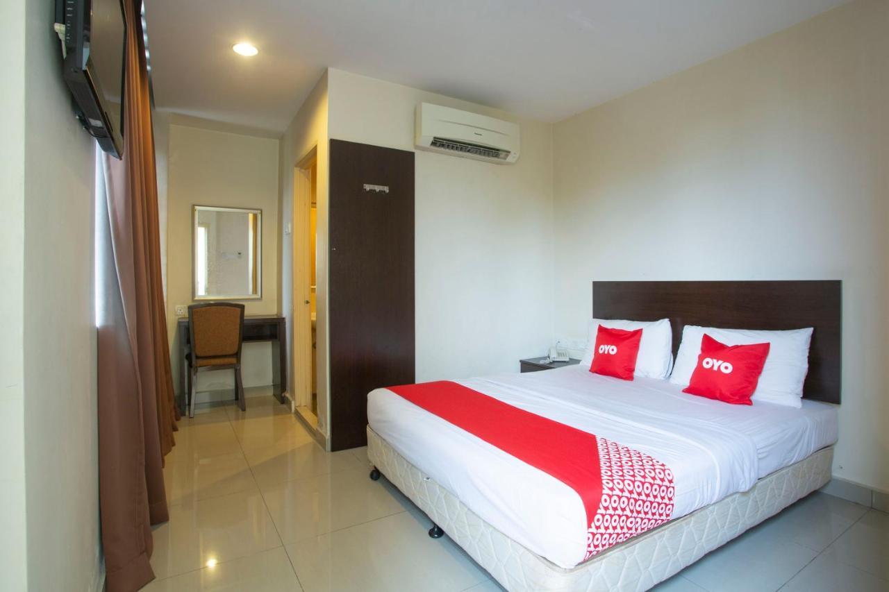 Oyo 89966 Green World Hotel @ Seri Putra Kajang Ngoại thất bức ảnh